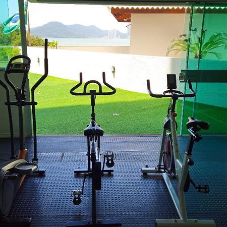 Para Casais, Predio Beira Mar, Em Frente A Roda Gigante บัลเนอาริโอ กังโบริว ภายนอก รูปภาพ